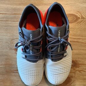 Under Armour TriBase Reign